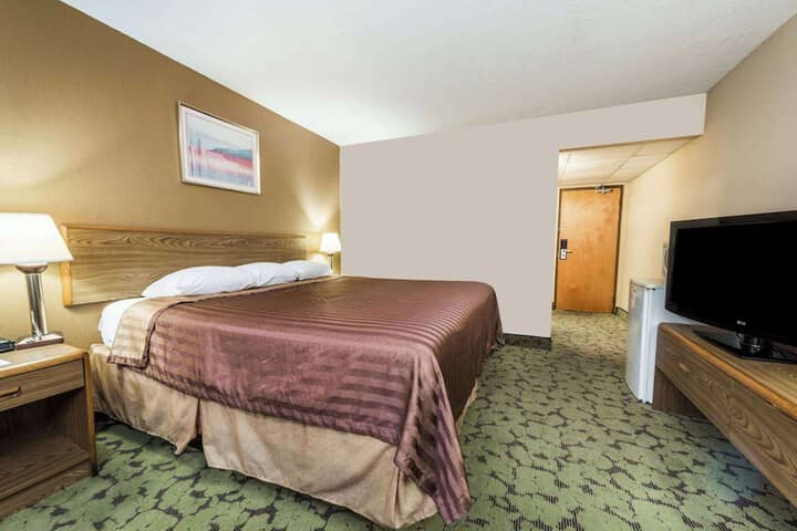 Room 25 of 44