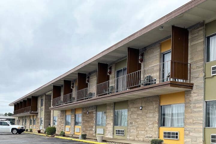Hotel 43 of 44